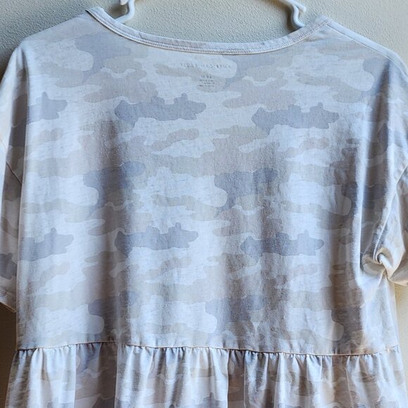 American Eagle Outfitters Gray Camo Scoop Neck Ruffled Jersey Size Small - Picture 10 of 12